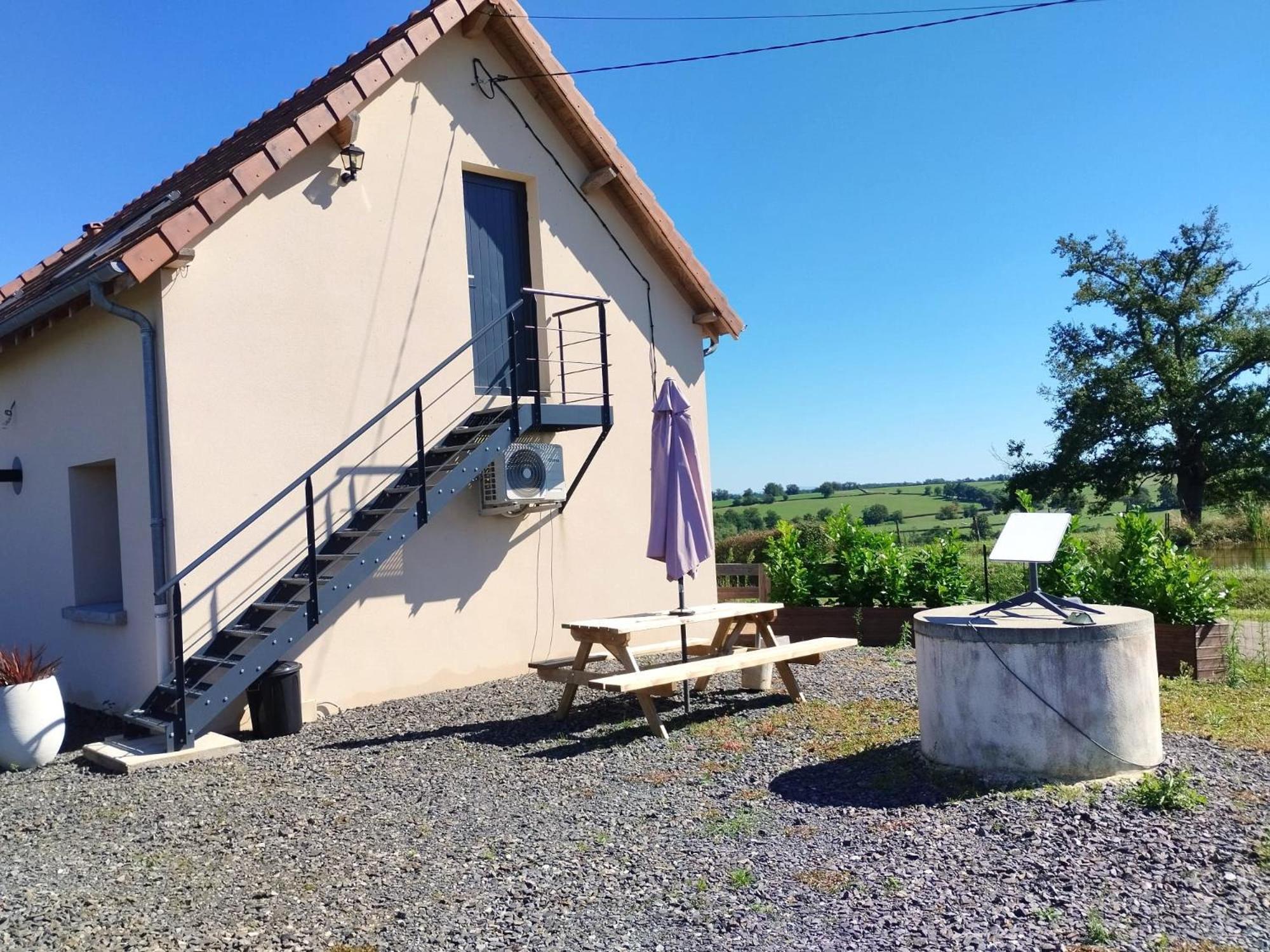 Gite Les Grandes Menieres Proche Du Pal Le Donjon Exterior foto